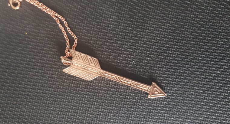HOUSE OF HARLOW 1960 ARROW NECKLACE