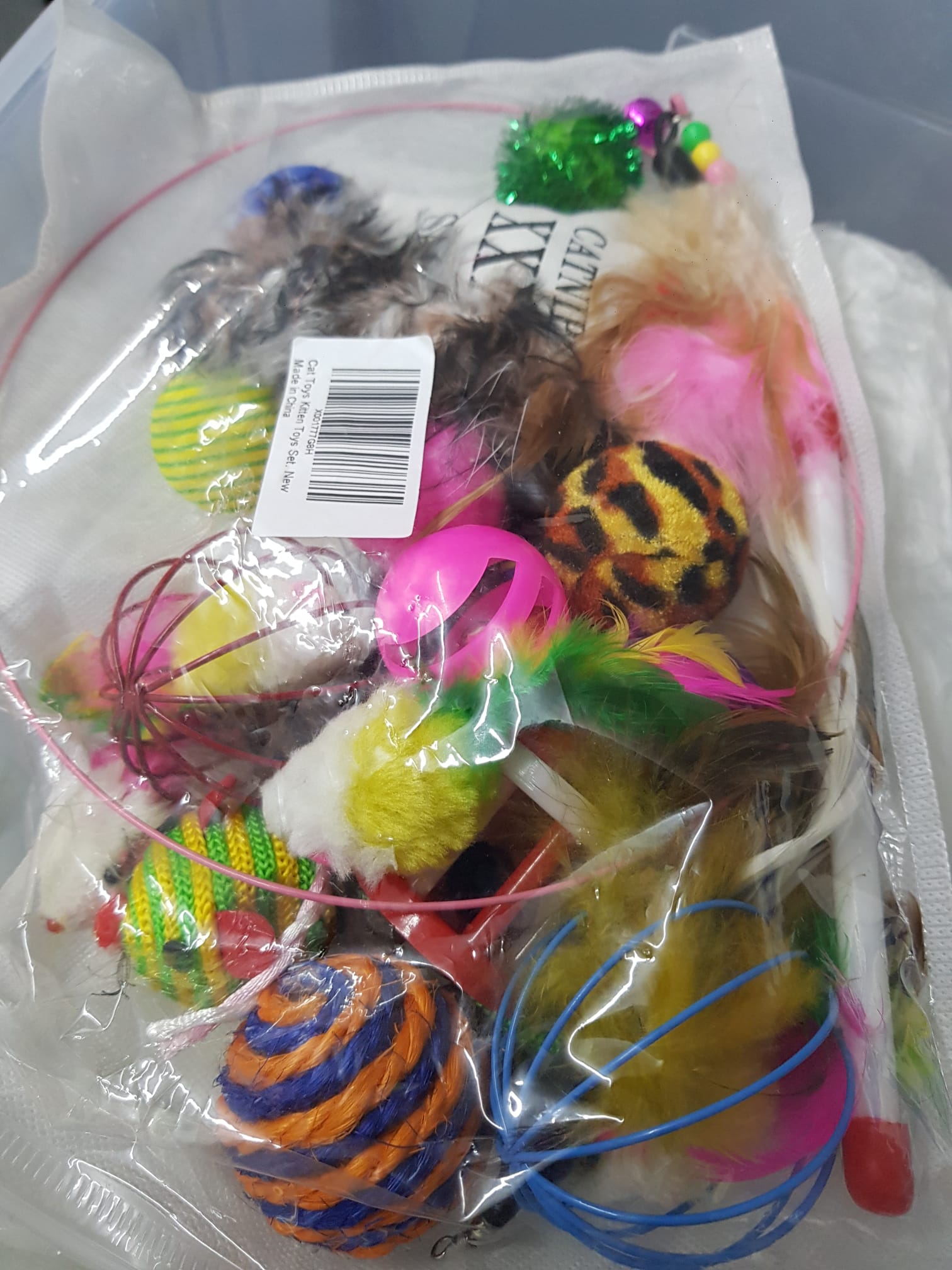 cat/pet toys-high quality pack full of toys